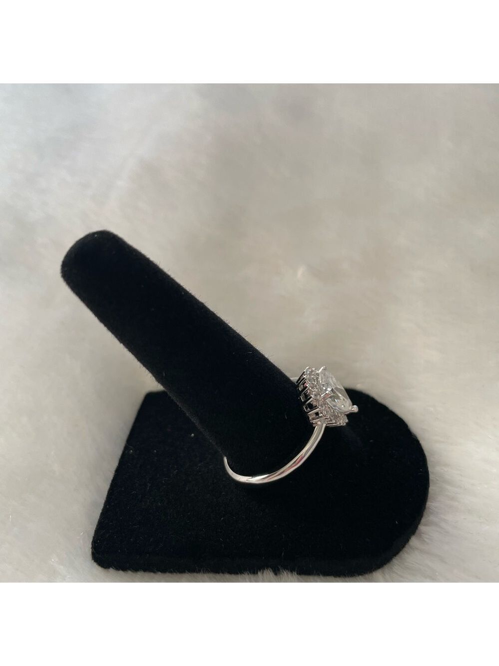 Women’s size 9 Moissanite tear drop with halo ring 1.80ct - Picture 4 of 5